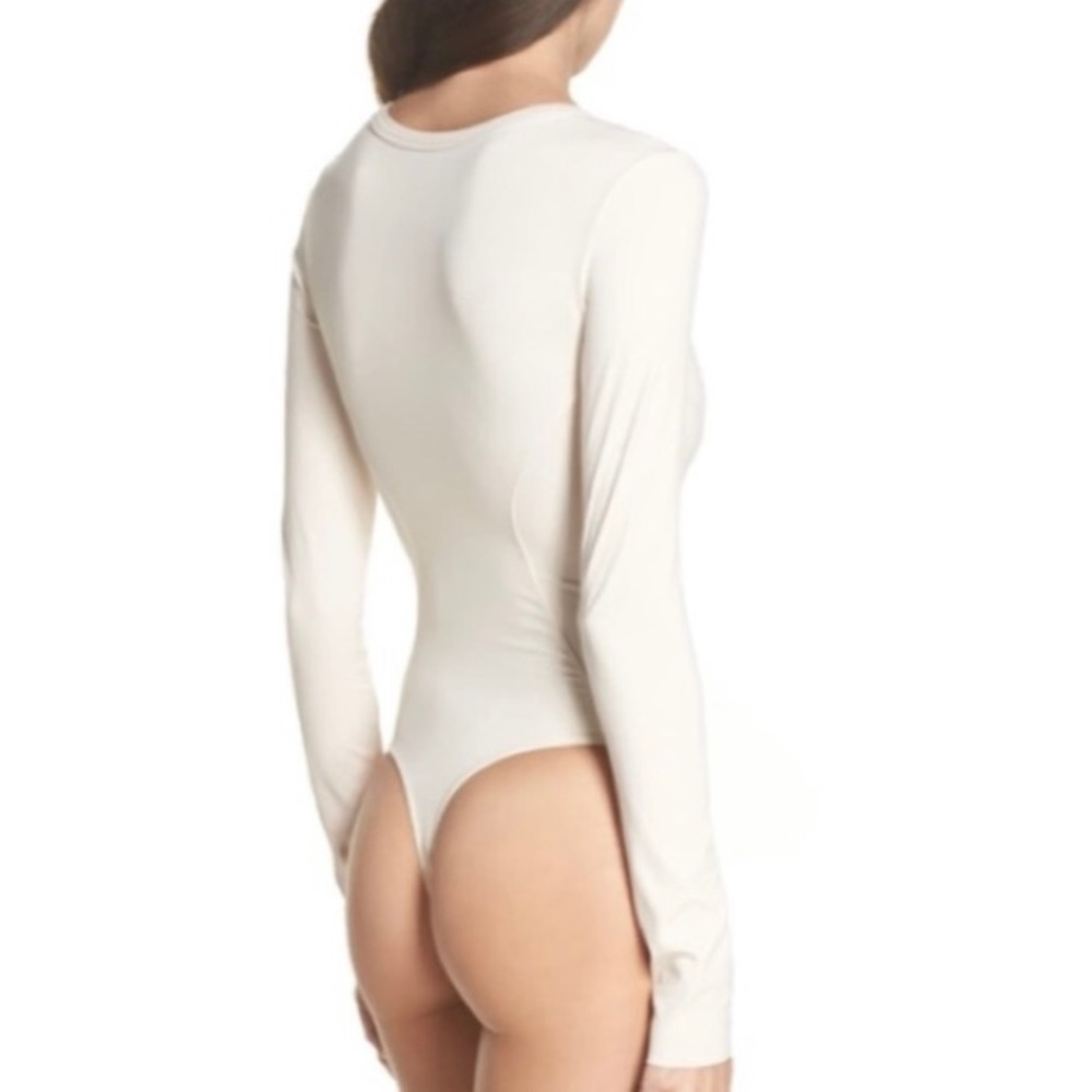Free People Intimately Deep V Long Sleeve Bodysuit in “Foggy Wheat” snap size LG - Picture 2 of 9